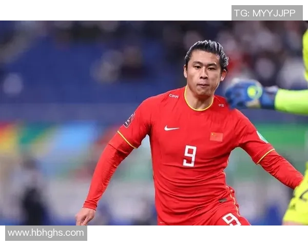 中国足球前锋球星盘点及其在国内外赛场的表现与成就