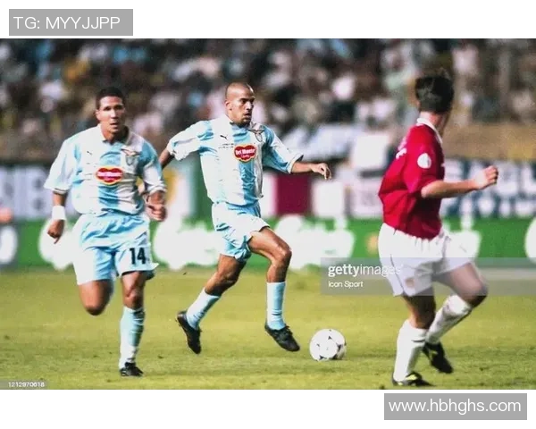 巴斯足球球星的传奇生涯与辉煌成就深度解读