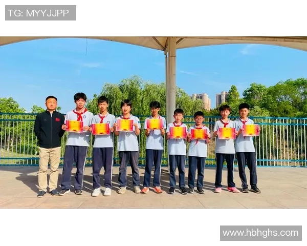 球星们围绕绿茵足球展现激情与荣耀书写属于他们的传奇故事