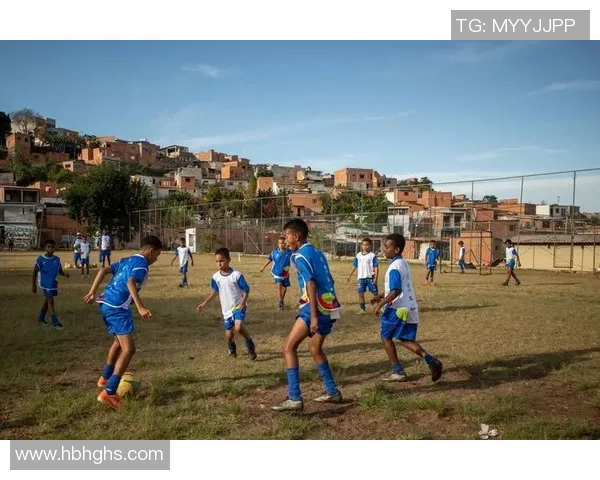 街头采访足球明星 揭开他们不为人知的真实生活与足球背后的故事
