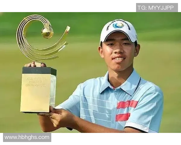 足球天才少年崛起从小练习到成为球场巨星的成长故事 足球天才少年崛起从小练习到成为球场巨星的成长故事